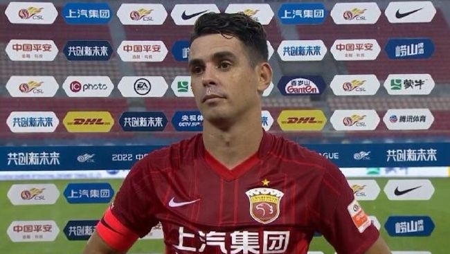 萧常坤再次追问道：你口中说的叶大师，是不是我女婿叶辰？洪五爷正色道：是的，正是叶辰叶大师。